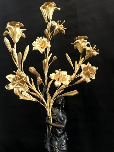 XVIIIe siècle - Paire de chandeliers louis XVI bronze et marbre