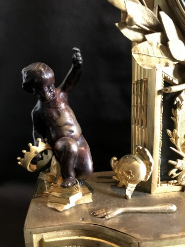 Pendule Louis XVI en bronze doré - Jullion Antiquités