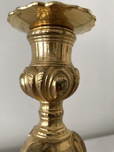 Antiquités - Paire de flambeaux Louis XV en bronze doré