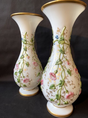Vases en opaline de Baccarat - Verrerie, Cristallerie Style Louis-Philippe