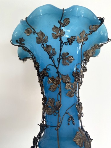 XIXe siècle - Paire de vases en opaline bleu et monture argent