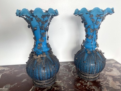 Antiquités - Paire de vases en opaline bleu et monture argent