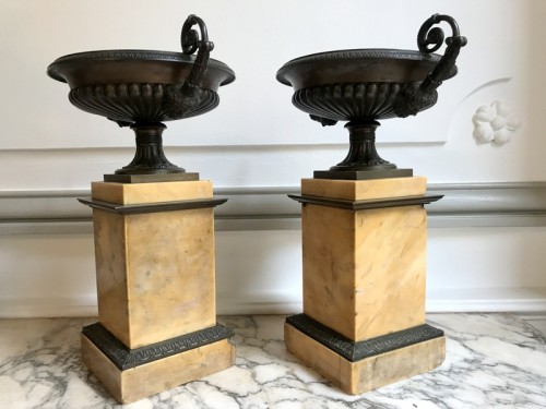 Paire de cassolettes Restauration en bronze et marbre - Objet de décoration Style Restauration - Charles X