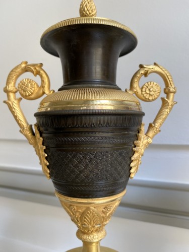 XIXe siècle - Paire de vases Empire formant bougeoirs