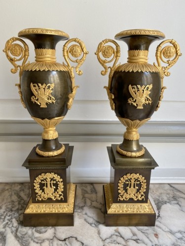 Pair of gilt bronze restoration cassolettes vases - Decorative Objects Style Restauration - Charles X