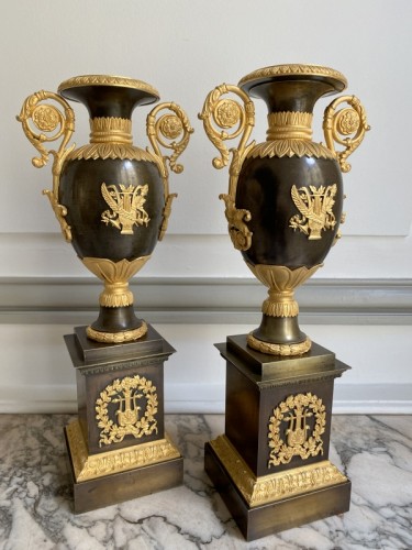 Decorative Objects  - Pair of gilt bronze restoration cassolettes vases