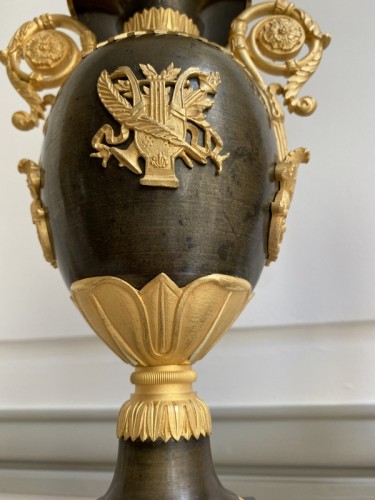 Antiquités - Pair of gilt bronze restoration cassolettes vases