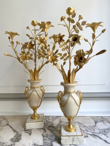 Lighting  - Pair of Louis XVI candlesticks