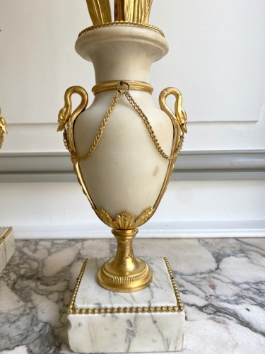 Paire de chandeliers Louis XVI - Jullion Antiquités