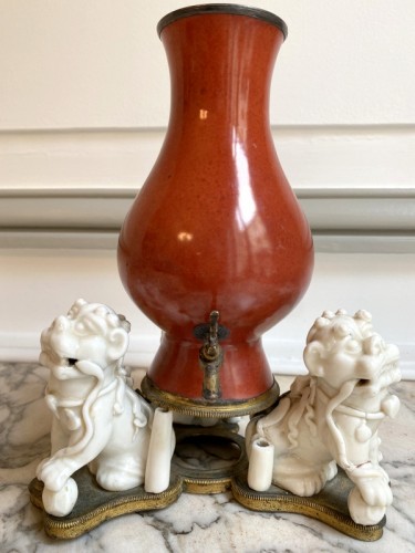 Fontaine à parfum en porcelaine de chine montée bronze doré - Céramiques, Porcelaines Style Louis XVI