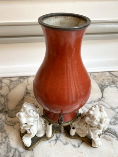 Céramiques, Porcelaines  - Fontaine à parfum en porcelaine de chine montée bronze doré