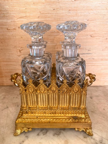 Nécessaire à liqueur Charles X en bronze doré - Argenterie et Arts de la table Style Restauration - Charles X