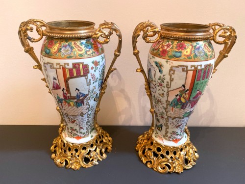 Objet de décoration Cassolettes, coupe et vase - Paire de vases en porcelaine de canton et monture bronze doré