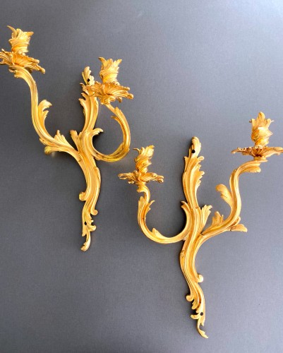 Pair of ormolu Louis XV sconces - Lighting Style Louis XV