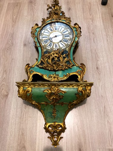 Cartel d'applique en corne verte et bronze doré - Horlogerie Style Louis XV