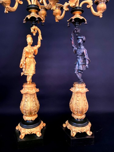 Paire de candélabres aux chinois en bronze doré vers 1830 - Jullion Antiquités
