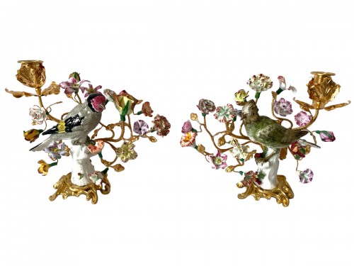 Paire de chandeliers aux oiseaux en porcelaine de Meissen