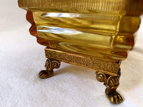 XIXe siècle - Coffret tombeau Charles X en cristal ambré
