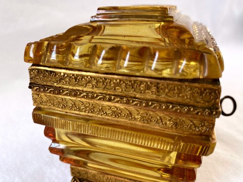 Charles X tomb box in amber crystal - Restauration - Charles X
