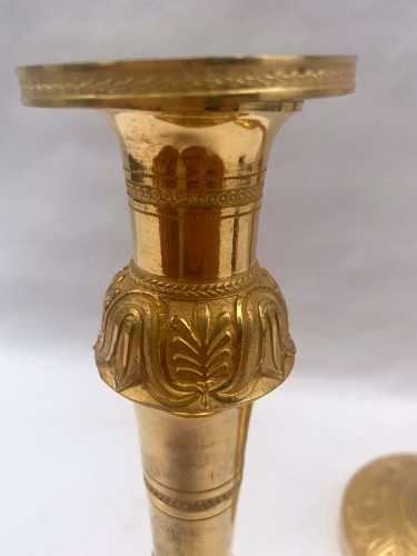 Antiquités - Pair of Empire gilt bronze candlesticks