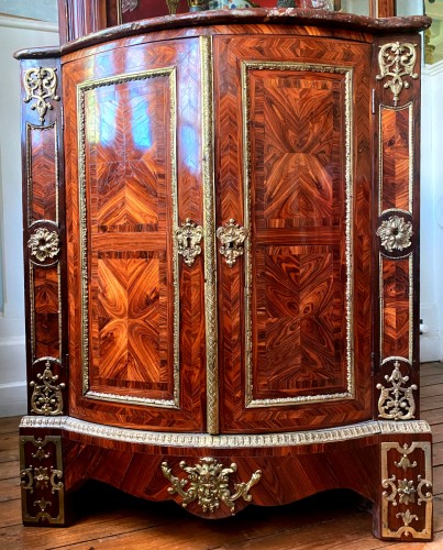 Corner cabinet in marquetry of exotic wood - Furniture Style French Regence