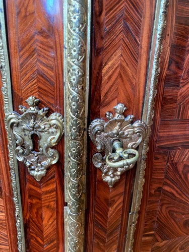 18th century - Corner cabinet in marquetry of exotic wood