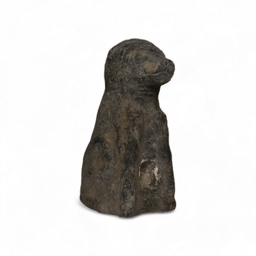 XVIIIe siècle - Sculpture en pierre sombre d'un chien, Chine Période Qing