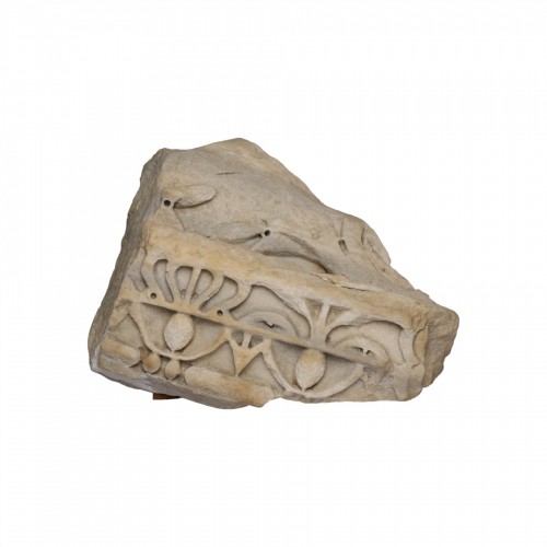 Archéologie  - Fragment architectural en marbre blanc romain. Ier-IIe siècle ap. J.-C