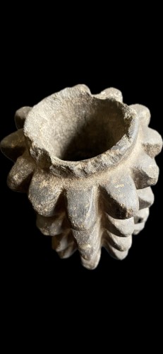 BC to 10th century - Chavin weapon mace head - Pre-columbian