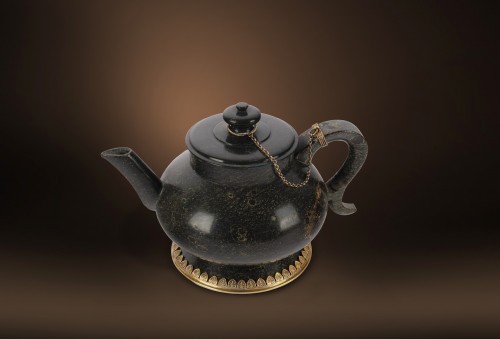 Théière en serpentine - Kolhammer & Mahringer Fine Arts