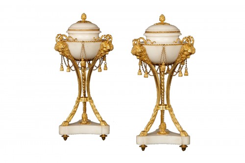 Paire de cassolettes d’époque Louis XVI