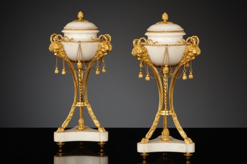 Pair of French Louis XVI cassolettes - Decorative Objects Style Louis XVI