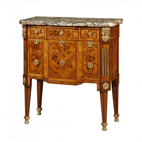 French Transition commode, Pierre Macret, circa 1770