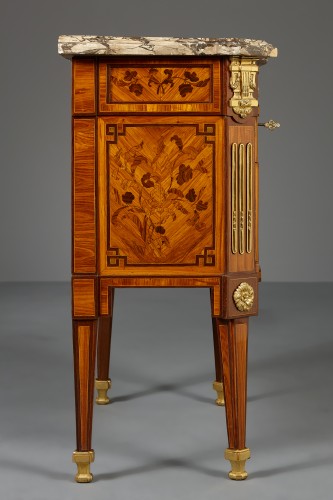 French Transition commode, Pierre Macret, circa 1770 - Furniture Style Transition