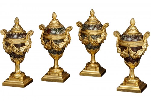 Quatre vases en marbre montés d’époque Louis XVI, circa 1775