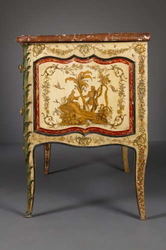 Commode provençale en laque Povera d'époque Louis XV, circa 1735 - Mobilier Style Louis XV