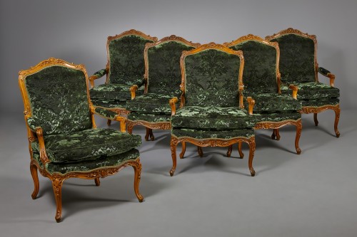 18th century - Ensemble of six Louis XV armchairs à la Reine