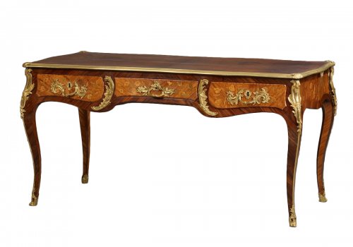 Bureau Plat d'époque Louis XV, attribué à Pierre Roussel