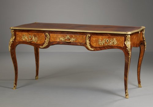 Bureau Plat d'époque Louis XV, attribué à Pierre Roussel - Mobilier Style Louis XV