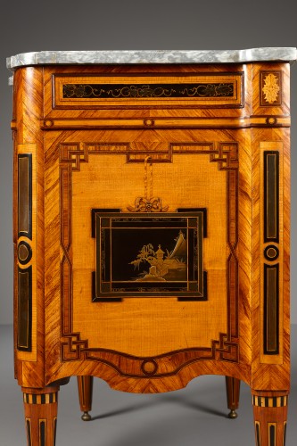 Commode Hollandaise d'Epoque Louis XVI avec Panneaux en Laque de Japon - Kollenburg Antiquairs