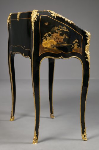 18th century - A Very Fine French Ormolu Mounted European Lacquered Bureau en Pente