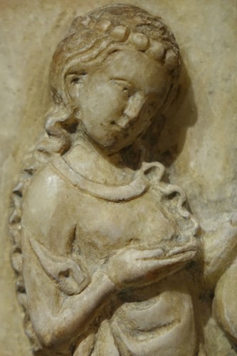 Antiquités - Haut relief en albâtre, Espagne 14e siècle