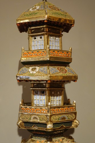 Asian Works of Art  - Elephant and palanquin in a pagoda, Satsuma porcelain, Japan 19th c.
