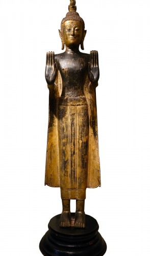 Large lacquered and gilt wood Buddha, Siam, 18th Century 