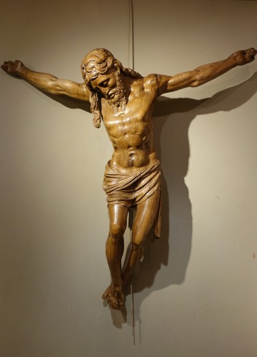Large Christ in walnut wood , France 17th or 18th century - Religious Antiques Style Louis XIV