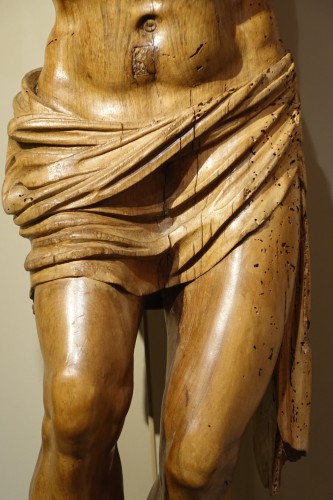 Louis XIV - Large Christ in walnut wood , France 17th or 18th century