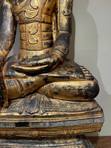 Asian Works of Art  - Very large carved and gilt wood Buddha, Burma 19th century