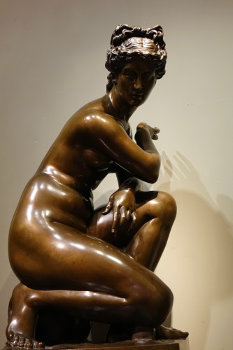 Large bronze by BARBEDIENNE, Crouching Aphrodite, 19th c. - Napoléon III