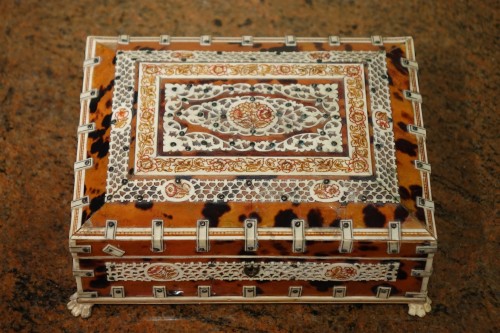 19th century - Vizagapatam Indian box in ivory and tortoiseshell,19th century