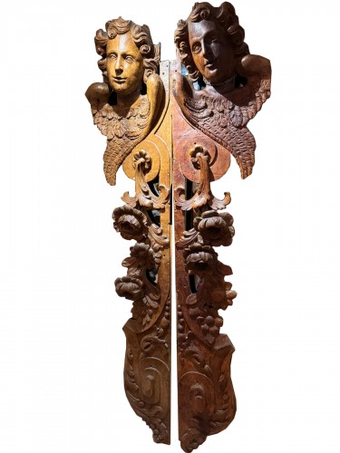 Anges ailés, très grande paire d'éléments de boiserie, Flandres 17e siècle